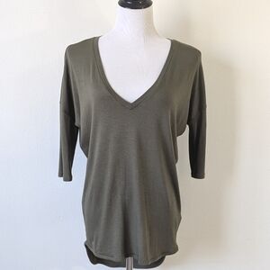 EXPRESS Olive London Tee